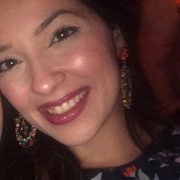 Meet your Posher, Noha - Picture 1 of 1